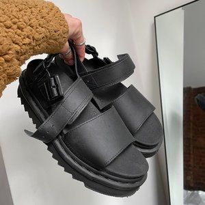 Dr. Martens Voss Sandals 7W